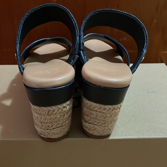 UGG New ADRIANA Marino Blue leather classic wedge heels size 6.5 in the box - Picture 4 of 8